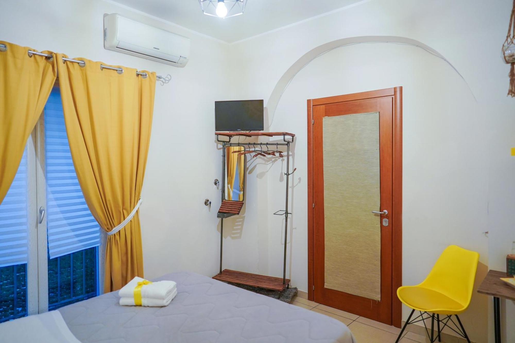 ナポリ Duomo Street Bed & Breakfast エクステリア 写真