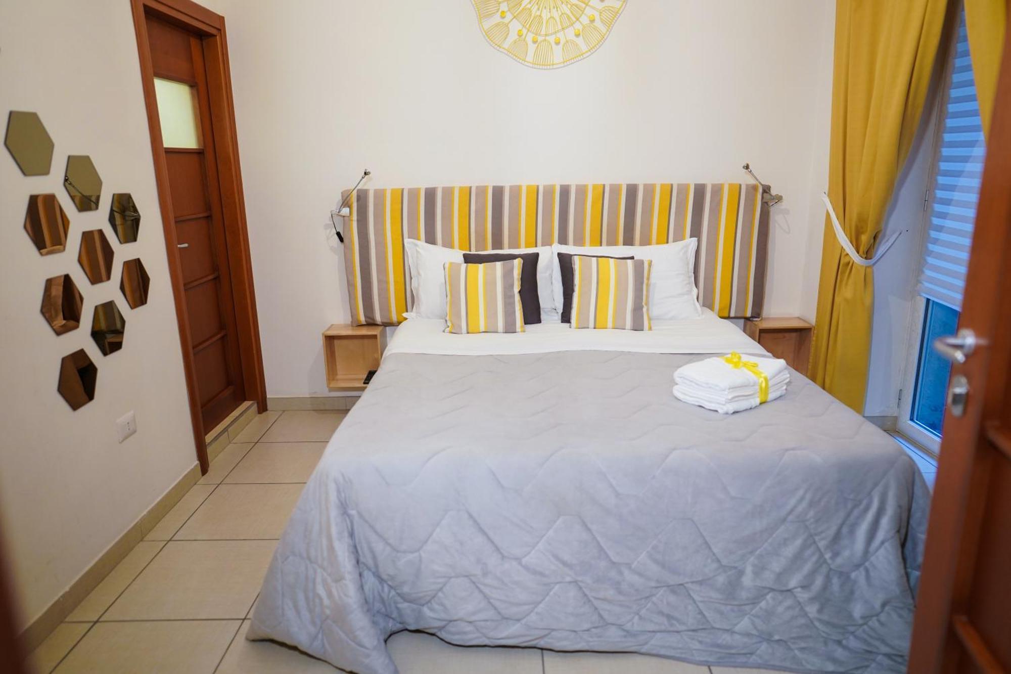 ナポリ Duomo Street Bed & Breakfast エクステリア 写真