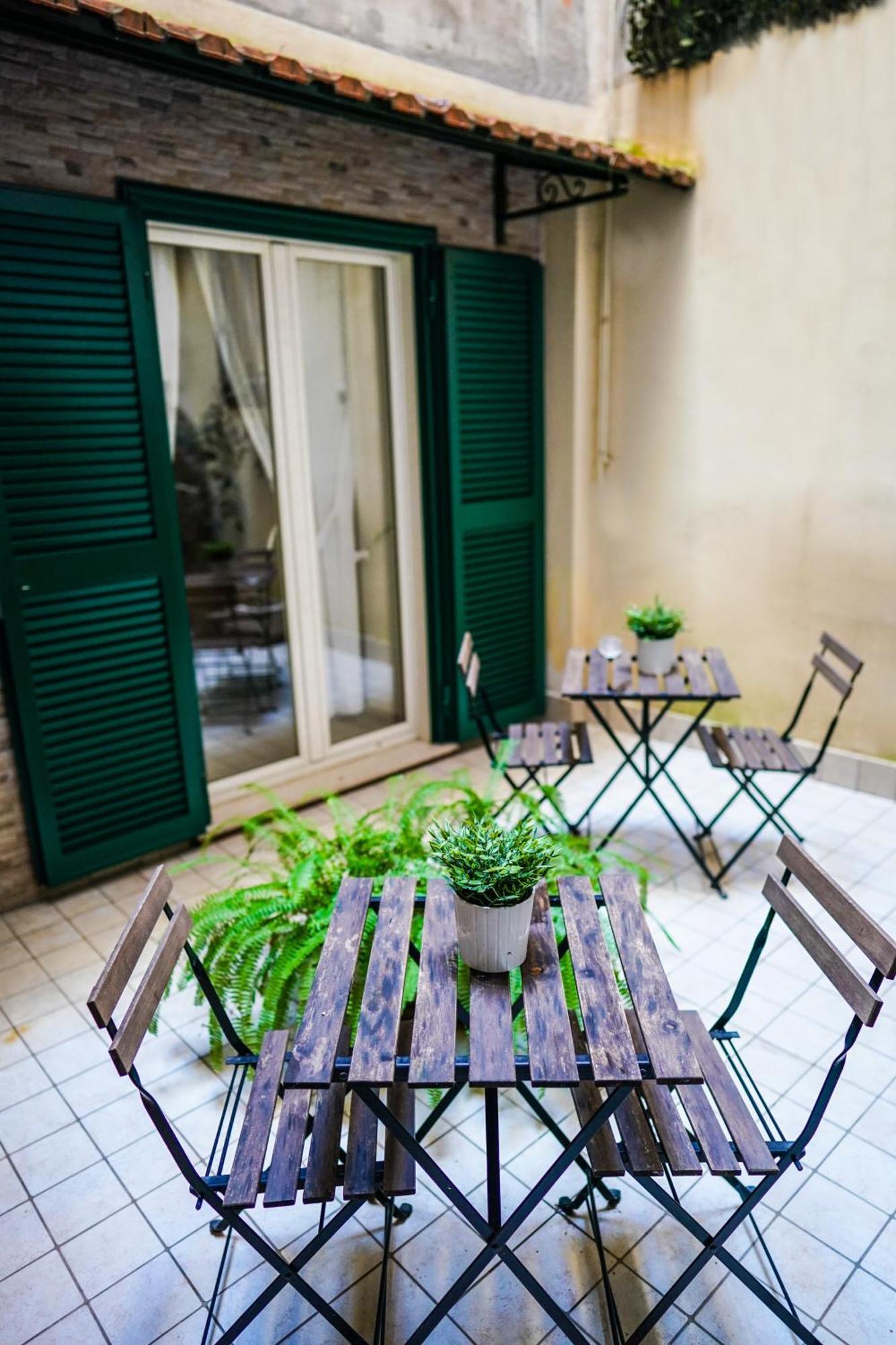 ナポリ Duomo Street Bed & Breakfast エクステリア 写真